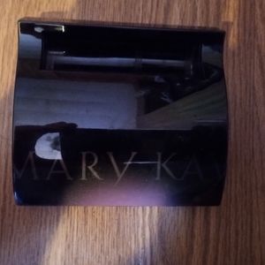 Mary Kay Signature Compact